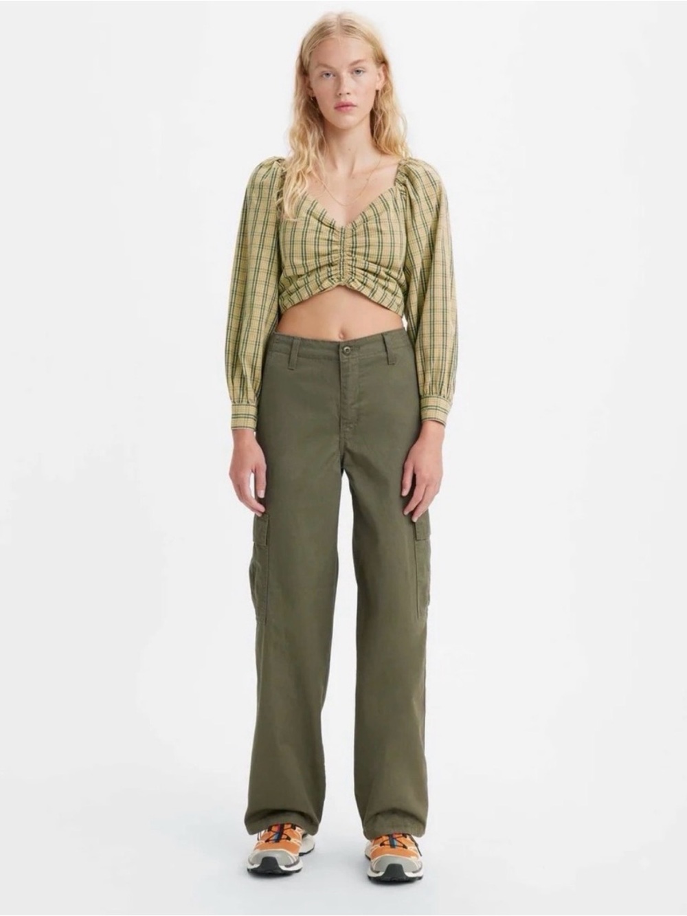 Levi’s ‘94 Baggy Cargo Pants in Army Green Size 25 X 30 NWT Pockets